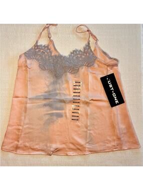 Just One Women's Elegant Peach Lace Camisole